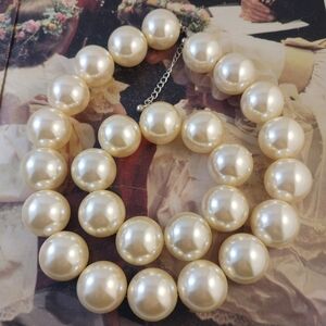 Elegant Pearl Necklace And Braselet Set
